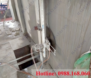 Cắt cột bê tông ốp sát vách tường bằng máy móc hiện đại
