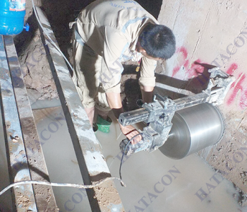 Khoan rút lõi vách bê tông bằng mũi 400 chính xác, an toàn và hiệu quả